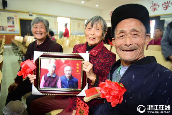 酒店床头柜按摩电话 _ 败家什么,酒店床头柜的按摩隐晦