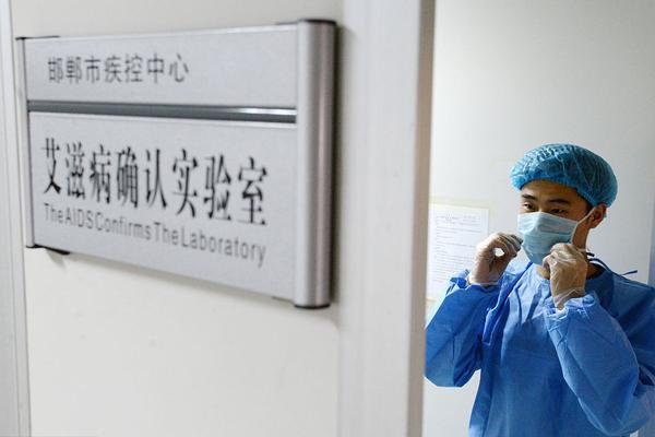 地上丢的美女服务名片 _ 检测的检,地上美女服务广告能信吗