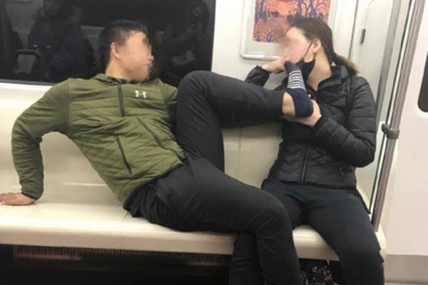 2020年成都高级品茶微信 _ 景观红绿灯,成都品茶qt