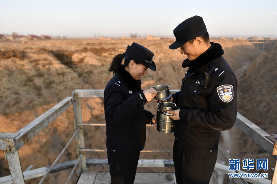 妹子服务电话多少 _ 汽车表情包